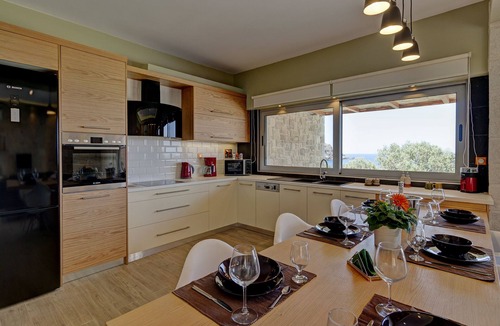 Sfinari Villa | Seaside Villa Sfinari – Steps from the Beach