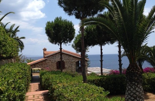 Kato Sounion Villa | Seaside villa with private swimming pool and fabulous view to the Aegean sea