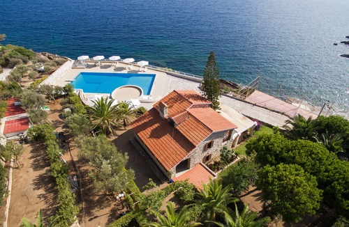 Kato Sounion Villa | Seaside villa with private swimming pool and fabulous view to the Aegean sea