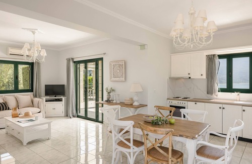 Karavados Villa | Seaspray Villa is a 3 bedroom Villa front of the sea with private swimming pool