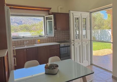 Diakofto Apartment | Secret Garden