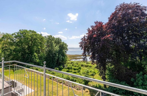 Muritz Apartment | "SeeSuite" Vacation Apartment Right on Lake Kölpinsee