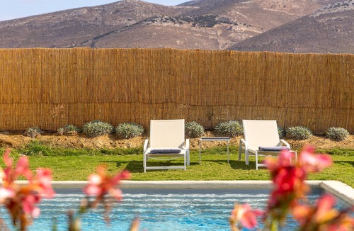 Naxos House | Serene Beach Villa With 2 Pools & Hot Tubs: Ideal For Reunions & Privacy| Plioni