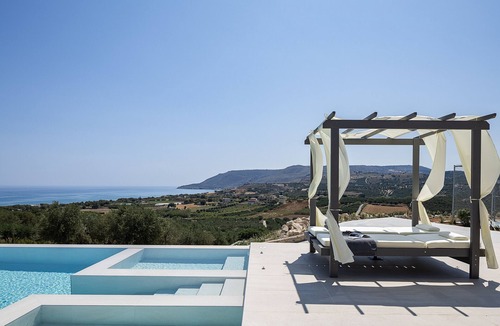 Filaki Villa | Serenia Exclusive Residence | Infinity Pool, Sea View, Walk to Beach