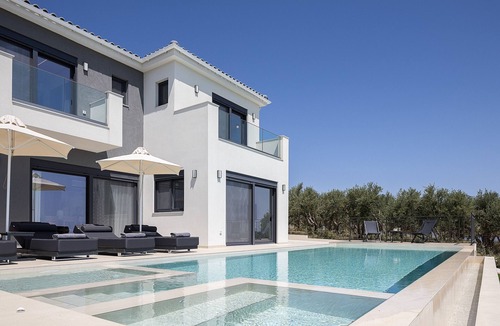Filaki Villa | Serenia Exclusive Residence | Infinity Pool, Sea View, Walk to Beach