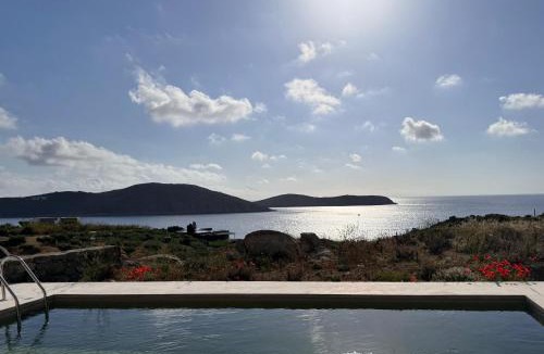 Ramos Villa | Serifos Bliss