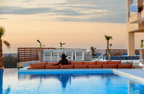 Rethymno Villa | Short Walk to the Beach, 2 Pools for Groups & Families