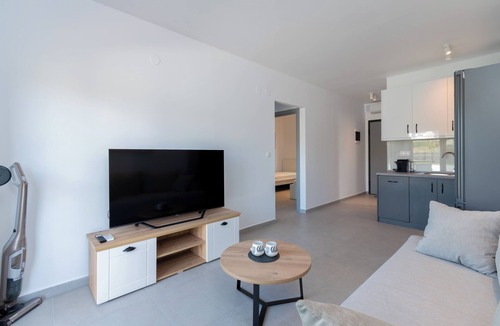Nikita Apartment | SithoniaRS Ground Floor Gem in Nikiti