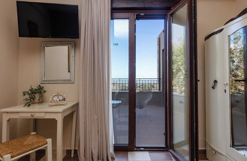 Chromonastiri Villa | "Sokaki" villa, charming rustic 4 bedroom villa .