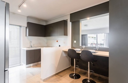 Alimos Apartment | Spacious and sunlit seaside flat