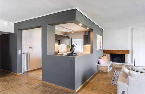 Alimos Apartment | Spacious and sunlit seaside flat