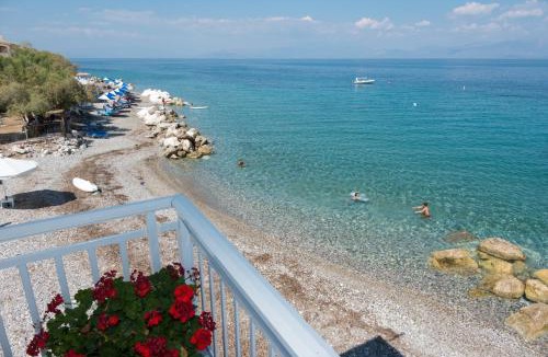 Melissi House | Spacious apartment on the beachfront