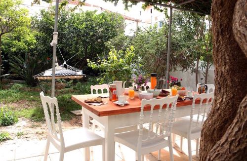 Halepa Apartment | Spacious townhouse close to Chania center