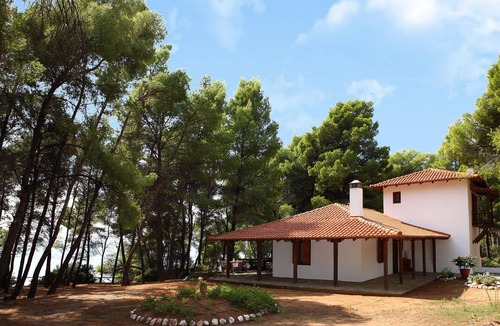 Metamorfosi House | Squirrel Beach Front Villa, Metamorfosi