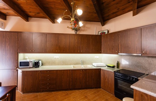 Asteri House | Stone house in Asteri