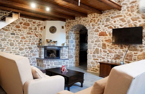 Agios Georgios Sykousis House | Stone Residence Chios