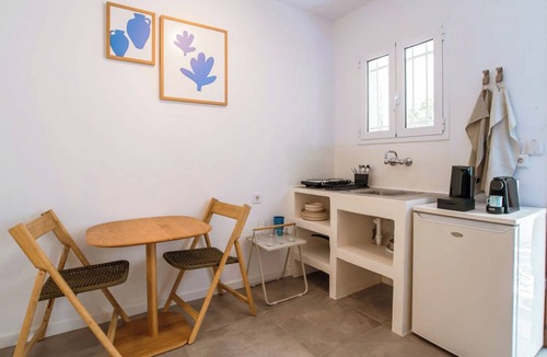Paros Apartment | Studio Apartment '5' with Private Terrace, Wi-Fi and Air Conditioning