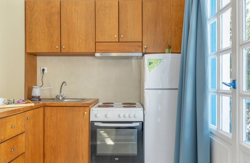 Diafani Apartment | Studio Apartment 'Double No 1' with Sea View, Wi-Fi and Air Conditioning