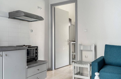 Zalongo Apartment | Studio Apartment 'Labros 2' with Mountain View, Wi-Fi and Air Conditioning