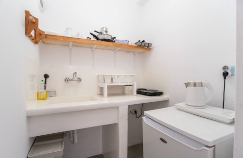 Paros Apartment | Studio Apartment 'Livadia Seaside Studios 12' with Shared Terrace, Wi-Fi and Air Conditioning