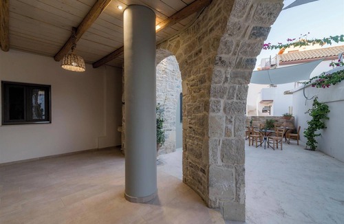 Petrokefalion Apartment | Studio Diosmos