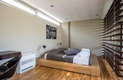 Rio House | Studio Rio Unique space with garden and garage
