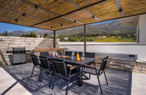 Lefkogeia Villa | Stunning Chania Villa | 4 Bedrooms |.