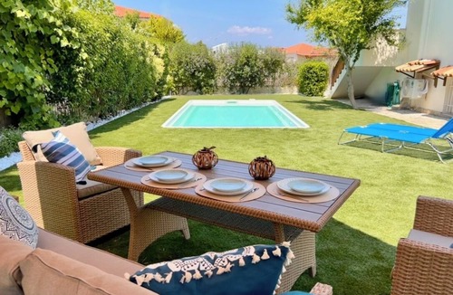 Kato Diminio Villa | Stunning Greek Villa-private pool-beach-sleeps 8