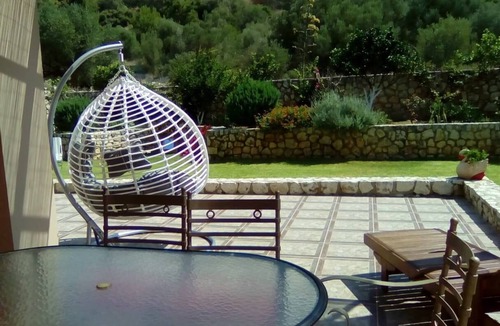 Mazarakata House | Stunning Villa Close to St. George's Castle