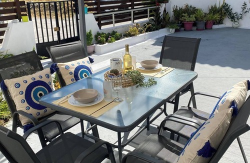 Petaloudes House | Stylish fully renovated home