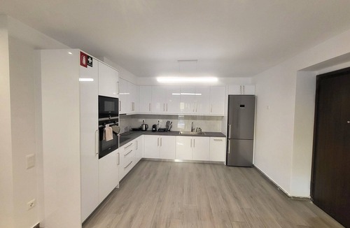 Kinosargous Apartment | Stylish Vacation Apartment.Metro FIX 180 mtr