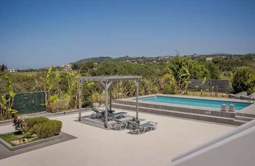 Svoronata Villa | Stylish Villa, A/C, Private Pool, Fabulous Location - Just 5mins walk to Tavernas & Ai Helis Beach!
