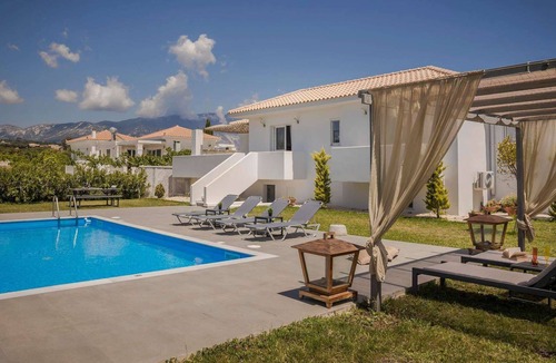 Svoronata Villa | Stylish Villa, A/C, Private Pool, Fabulous Location - Just 5mins walk to Tavernas & Ai Helis Beach!