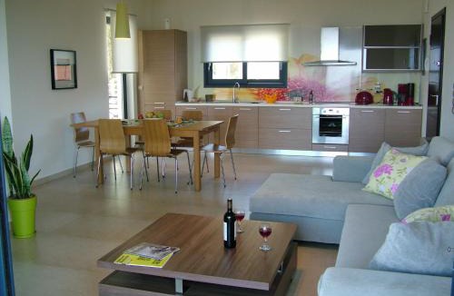 Agios Stefanos Avliotes Apartment | Sugar and Almond