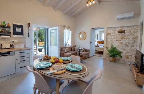 Gaios Villa | Suite Home Villa nYour Paxos Paradise – Pool, Garden, Beaches Just Steps Away