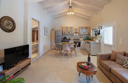 Gaios Villa | Suite Home Villa nYour Paxos Paradise – Pool, Garden, Beaches Just Steps Away