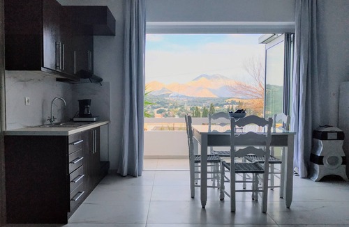 Geropotamos Apartment | Suite of light rooms with panoramic mountain view