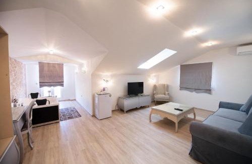 Lefkada Apartment | SUITES PIROFANI