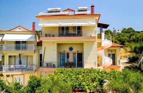 Gerakini Apartment | Sun Sea & Views 100m from beach!