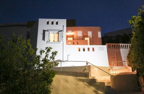Leros House | Sunny Bay