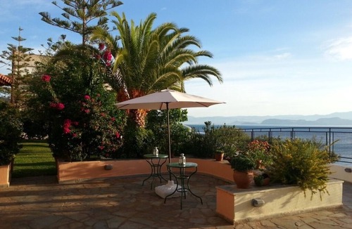Kefalari Apartment | Sunrise 4 - Beautifully Located Air Conditioned Apartment Above Beach