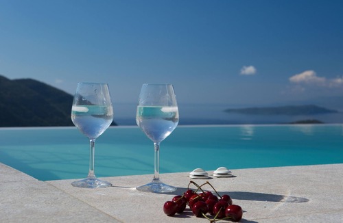 Fternon Villa | SUPERIOR LUXURY VILLA NEAR NIDRI OVERLOOKING MIKROS GIALOS BEACH