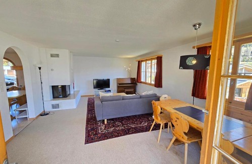 Lenz House | Tgesa Capricorn