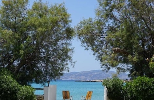 Aliki House | The Authentic Beachfront Summer House in Parosnn