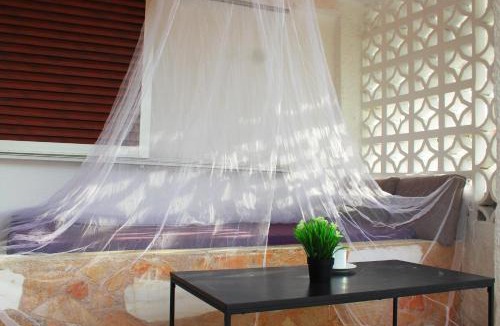 Salamis House | The Beach White House