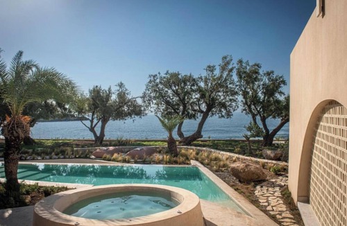 Lakkoi House | The Echo Of The Sea - Beachfront Luxury Villa