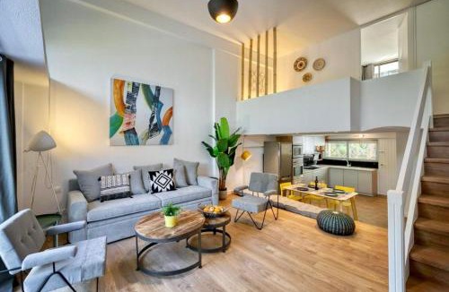 Vouliagmeni Apartment | The Four Seasons Vouliagmeni Escape
