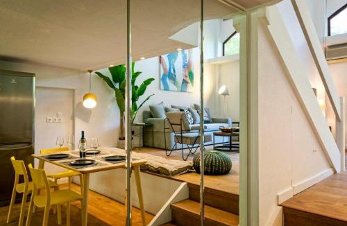 Vouliagmeni Apartment | The Four Seasons Vouliagmeni Escape