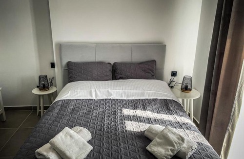 Xanthi Apartment | The Room