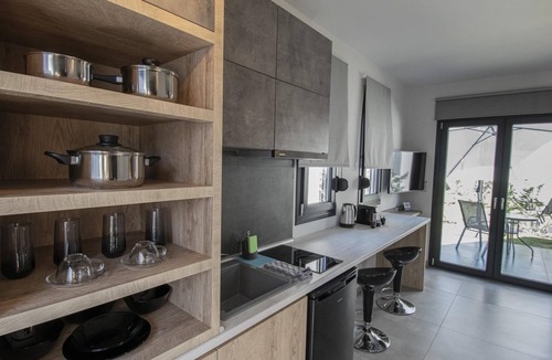 Nea Iraklia Apartment | Theasea Luxury Suites- Bungalow 1